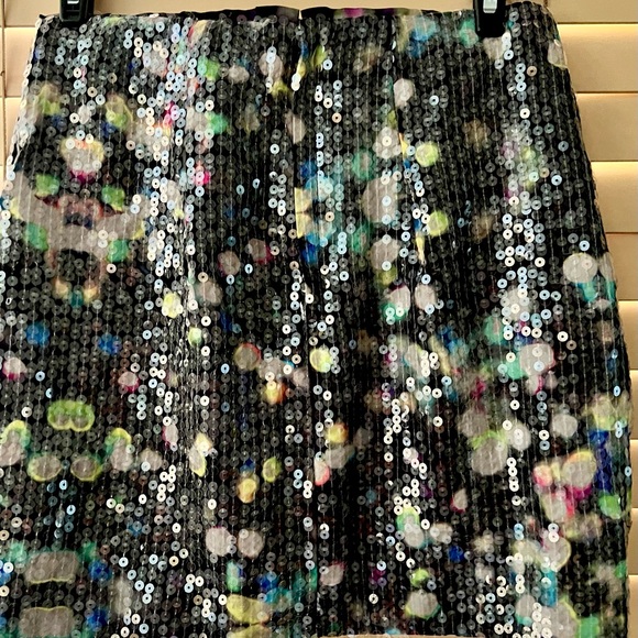 Sequined mini skirt multi/colored with lining and back zipper - Picture 2 of 3